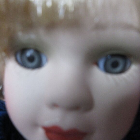 UniQue Porcelain Doll Limited Edition 16" - Llly - Picture 4 of 11